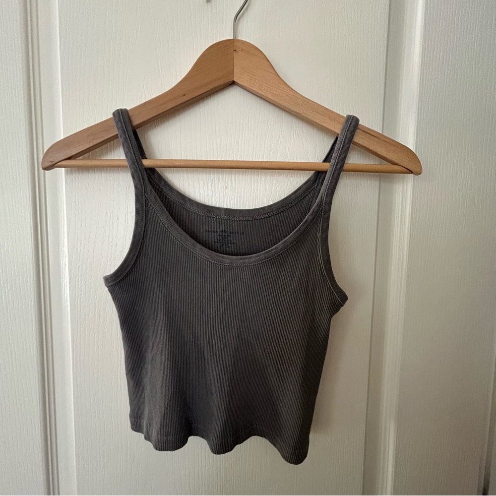 Brandy Melville Grey Ribbed One Size Cropped Tank.